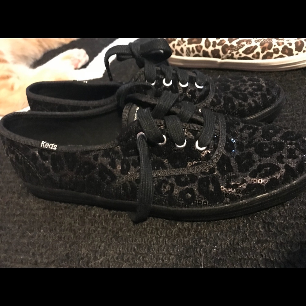 Black leopard print keds